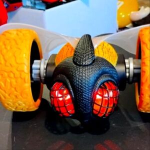 Talking bee with wheels